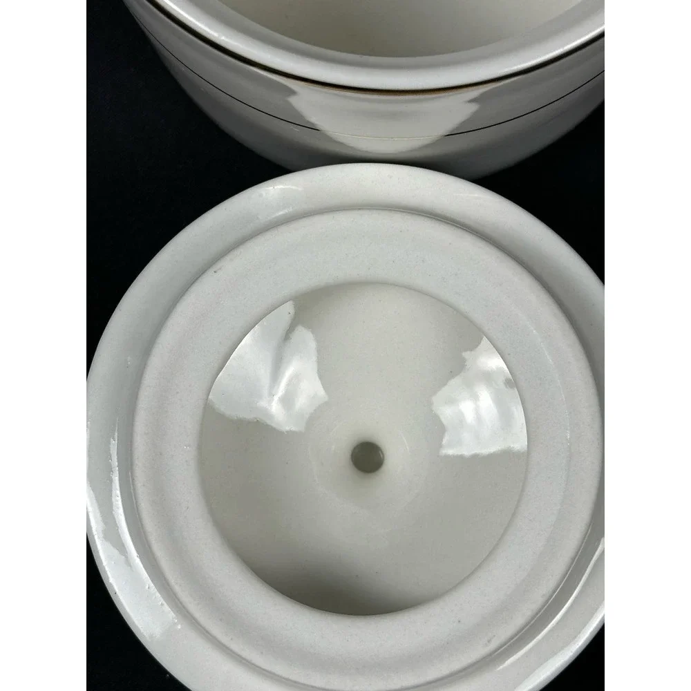 Sonoma Lifestyle Sugar Bowl with Lid white with Gold Trim
